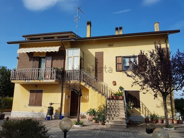 casa indipendente in vendita a Montelabbate in zona Ripe