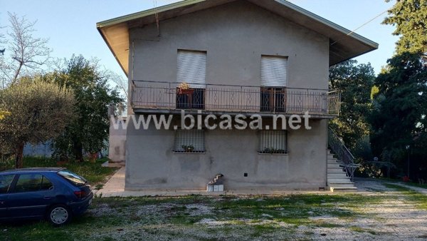 casa indipendente in vendita a Montelabbate in zona Montelabbate