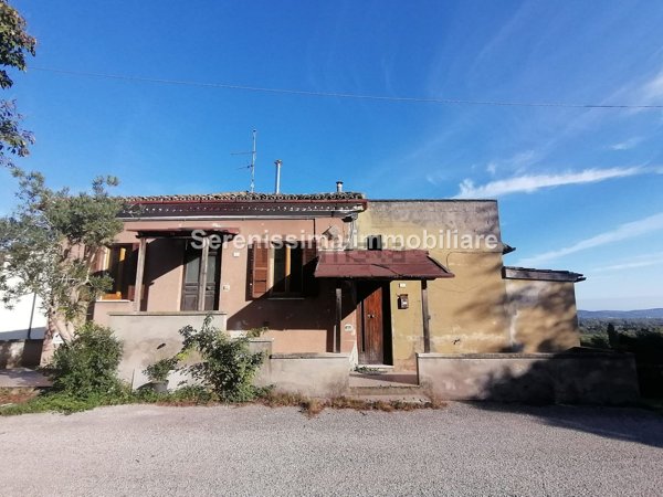 appartamento in vendita a Montelabbate in zona Montelabbate