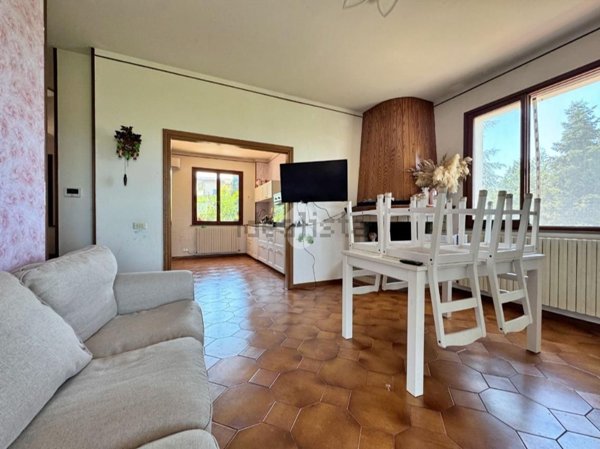 casa indipendente in vendita a Montelabbate in zona Apsella