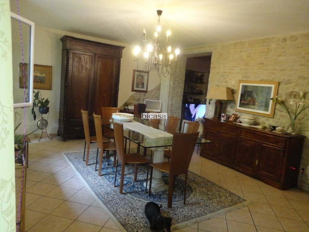 casa indipendente in vendita a Montelabbate in zona Montelabbate