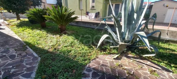 casa indipendente in vendita a Montelabbate
