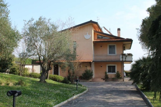 casa indipendente in vendita a Montelabbate in zona Osteria Nuova