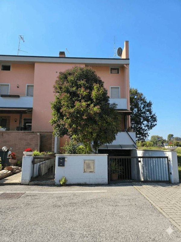 casa indipendente in vendita a Montelabbate in zona Apsella