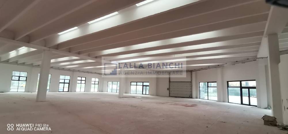 locale commerciale in vendita a Montelabbate in zona Apsella