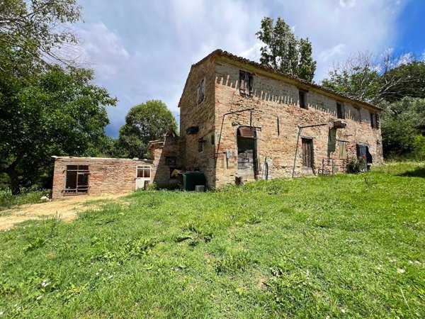 casale in vendita a Montelabbate in zona Montelabbate