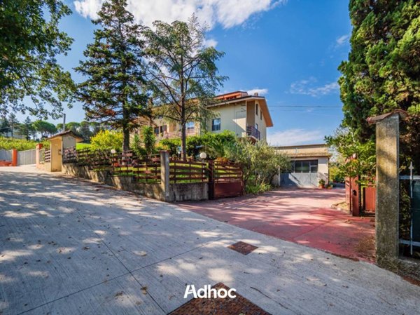 casa indipendente in vendita a Montelabbate in zona Apsella