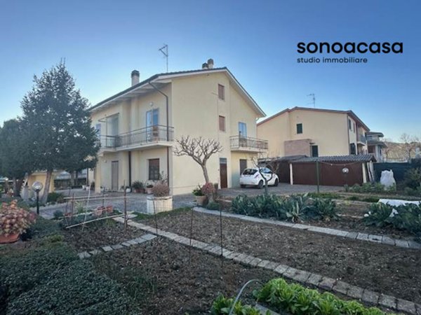 casa indipendente in vendita a Monte Porzio in zona Castelvecchio
