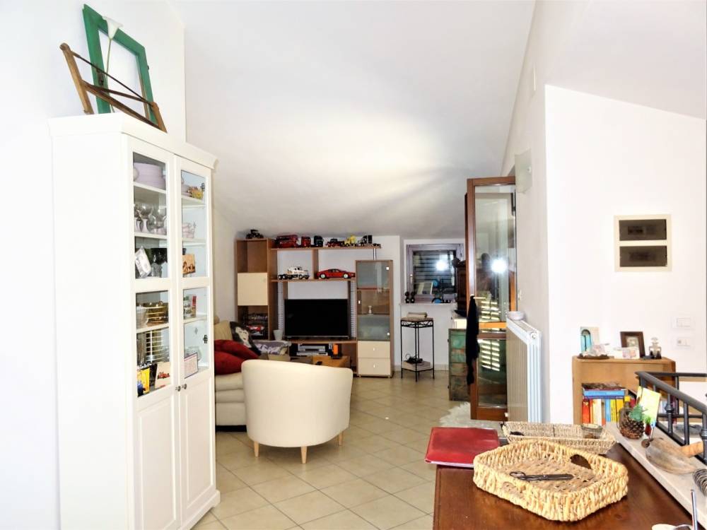 appartamento in vendita a Monte Porzio in zona Castelvecchio
