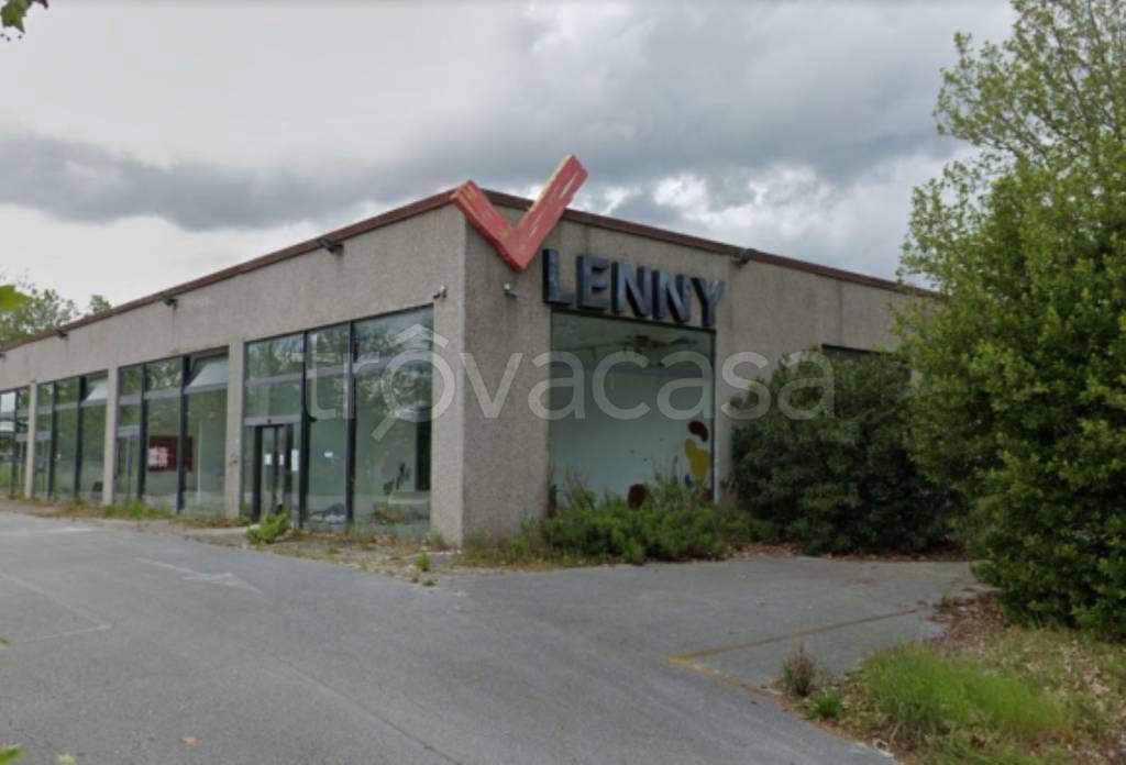 locale commerciale in vendita a Monte Porzio