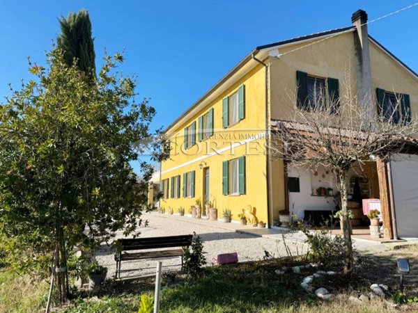 casa indipendente in vendita a Monte Porzio in zona Castelvecchio