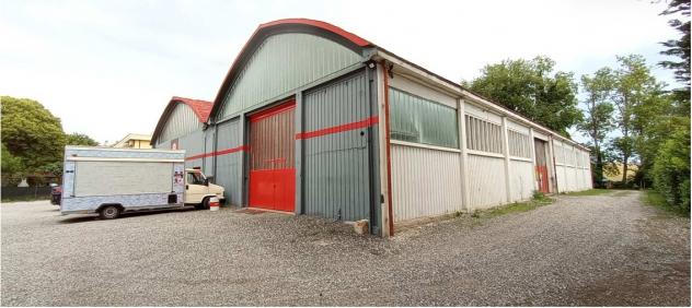 locale commerciale in vendita a Monte Porzio