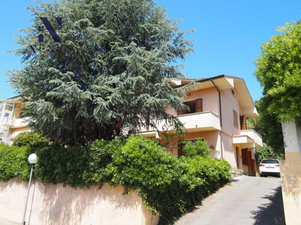 casa indipendente in vendita a Monte Porzio in zona Castelvecchio