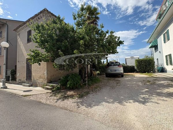 casa indipendente in vendita a Monte Porzio in zona Castelvecchio
