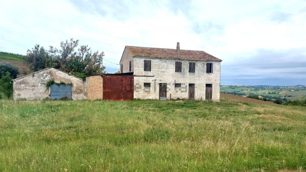 casale in vendita a Monte Porzio