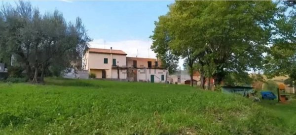 casale in vendita a Monte Porzio in zona Castelvecchio