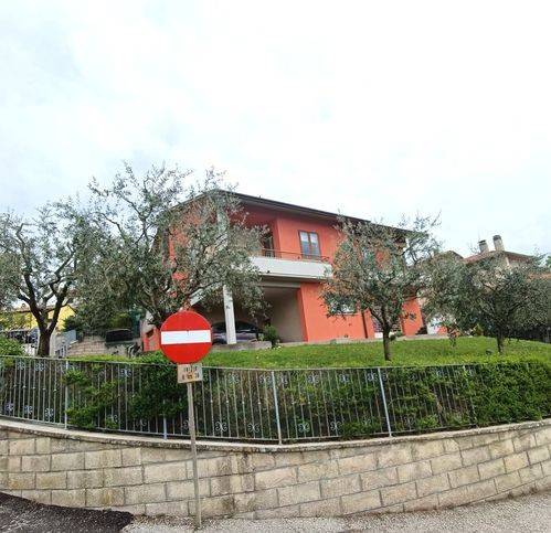 casa indipendente in vendita a Peglio(PU)