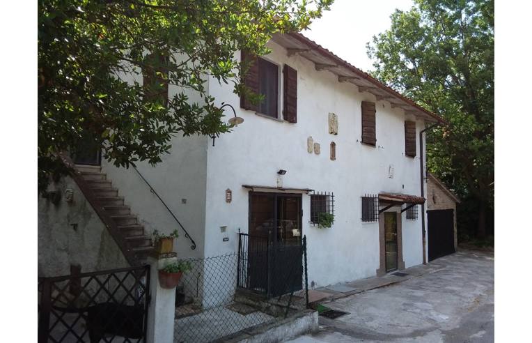 casa indipendente in vendita a Peglio(PU)