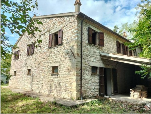 casa indipendente in vendita a Pergola in zona Cartoceto