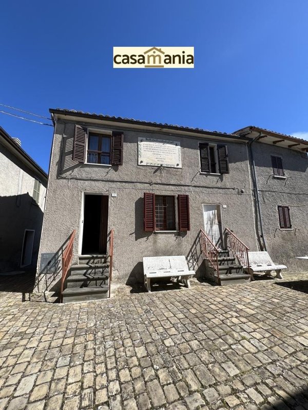 casa indipendente in vendita a Pergola