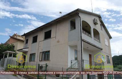 casa indipendente in vendita a Pergola