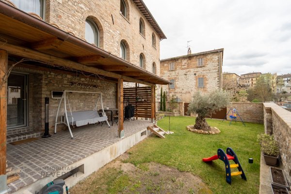 casa indipendente in vendita a Pergola