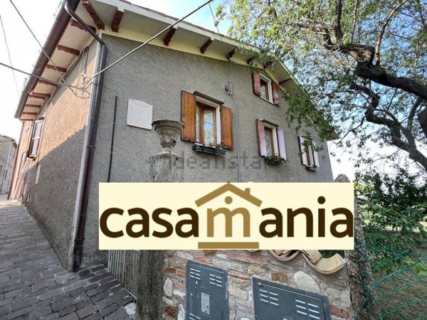 appartamento in vendita a Pergola in zona Monterolo