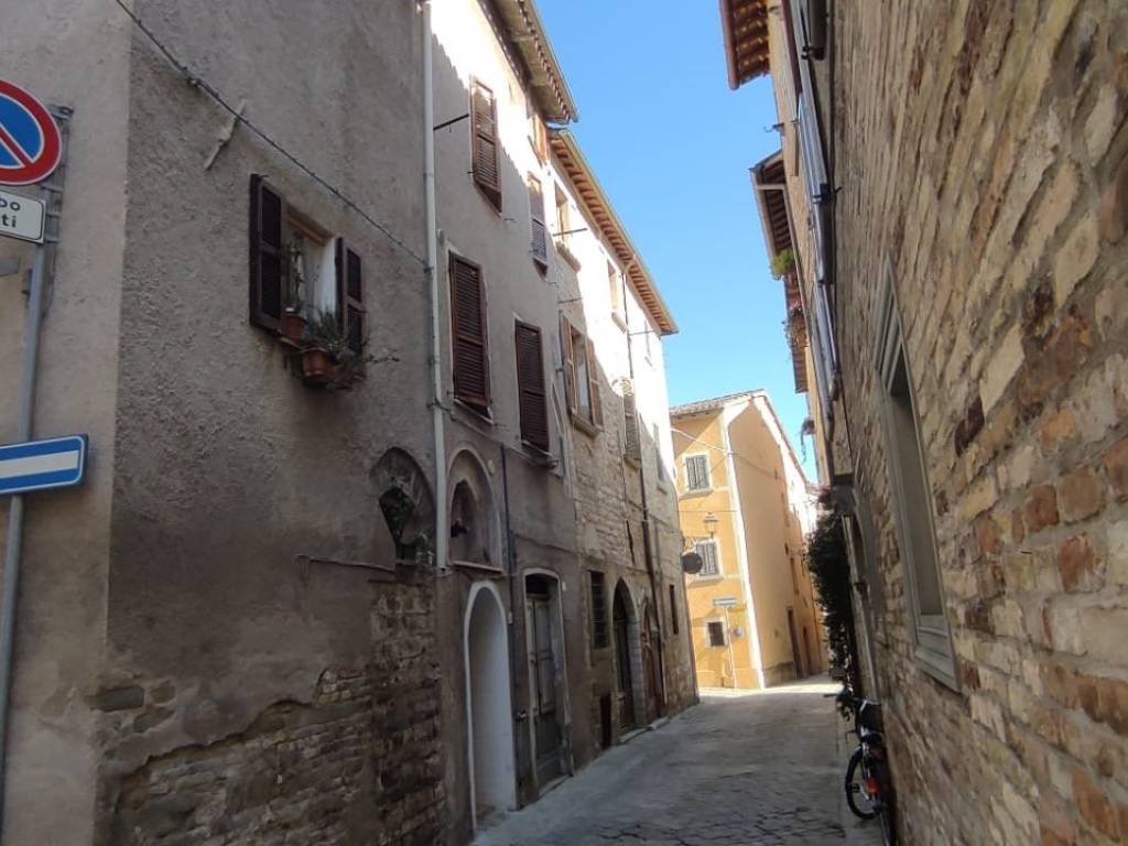 casa indipendente in vendita a Pergola