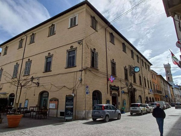 intera palazzina in vendita a Pergola