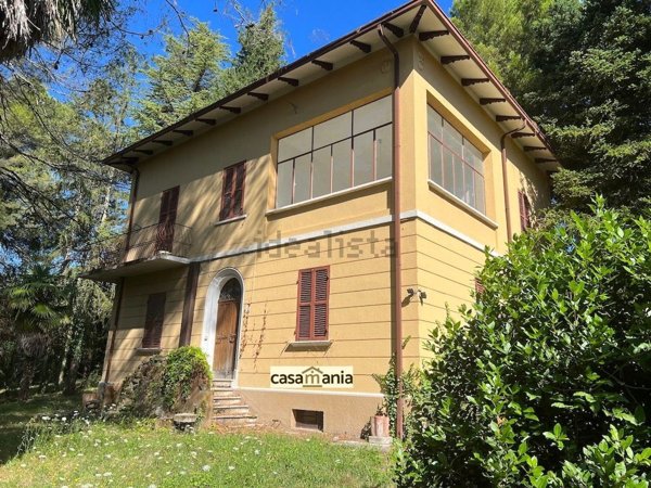 casa indipendente in vendita a Pergola