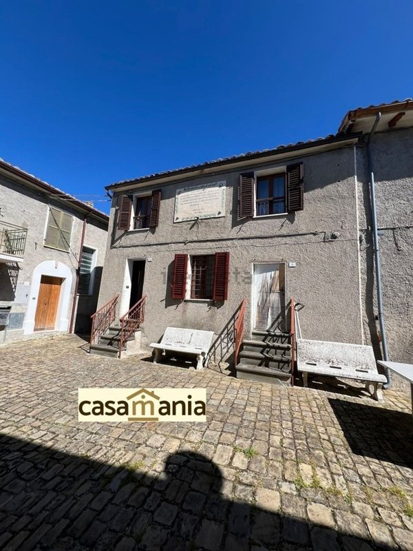 casa indipendente in vendita a Pergola