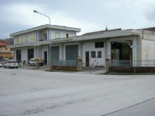 locale commerciale in vendita a Pergola
