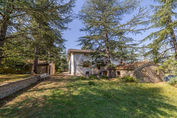 casa indipendente in vendita a Pergola in zona Montaiate