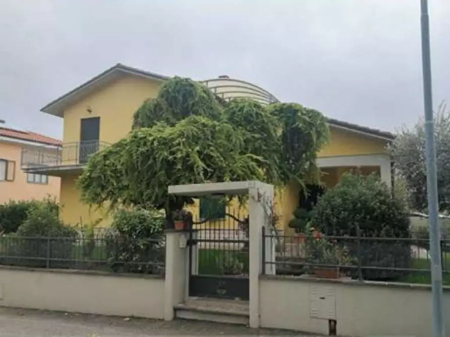 casa indipendente in vendita a Pergola