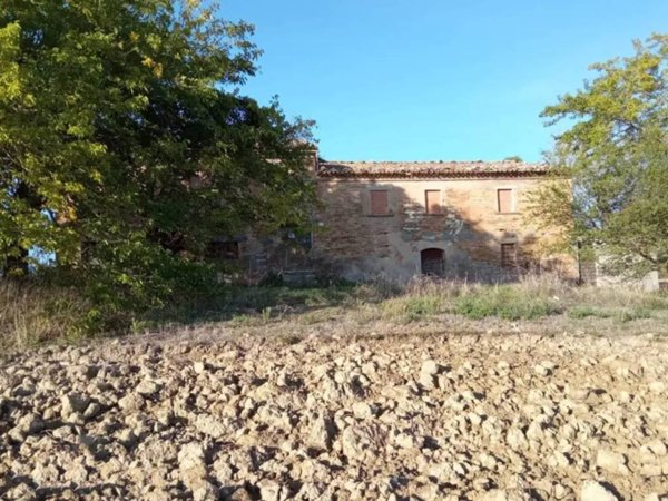 casa indipendente in vendita a Pergola
