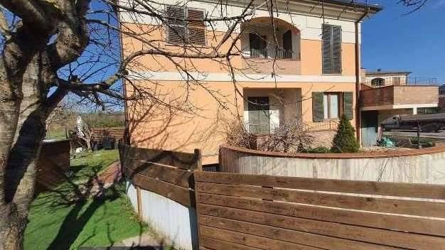 appartamento in vendita a Pergola