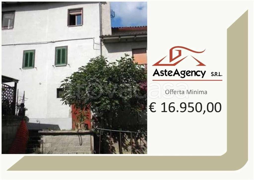 casa indipendente in vendita a Pergola in zona Pantana