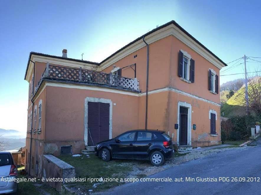 appartamento in vendita a Pergola in zona Bellisio Alto