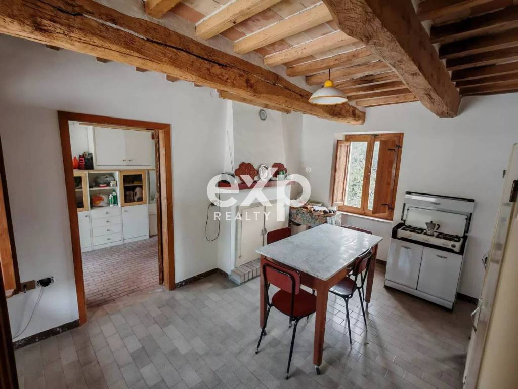 casa indipendente in vendita a Pergola in zona Cartoceto