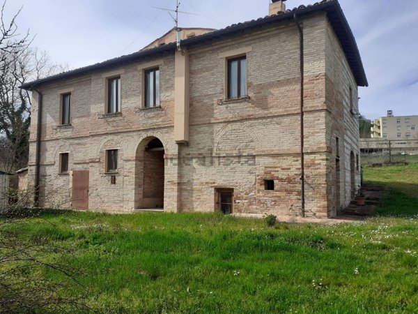 appartamento in vendita a Pergola