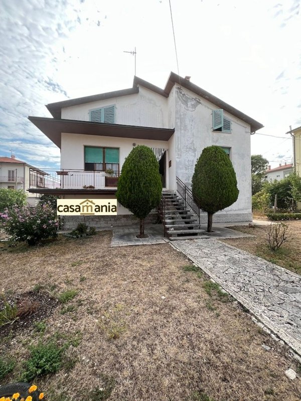 casa indipendente in vendita a Pergola
