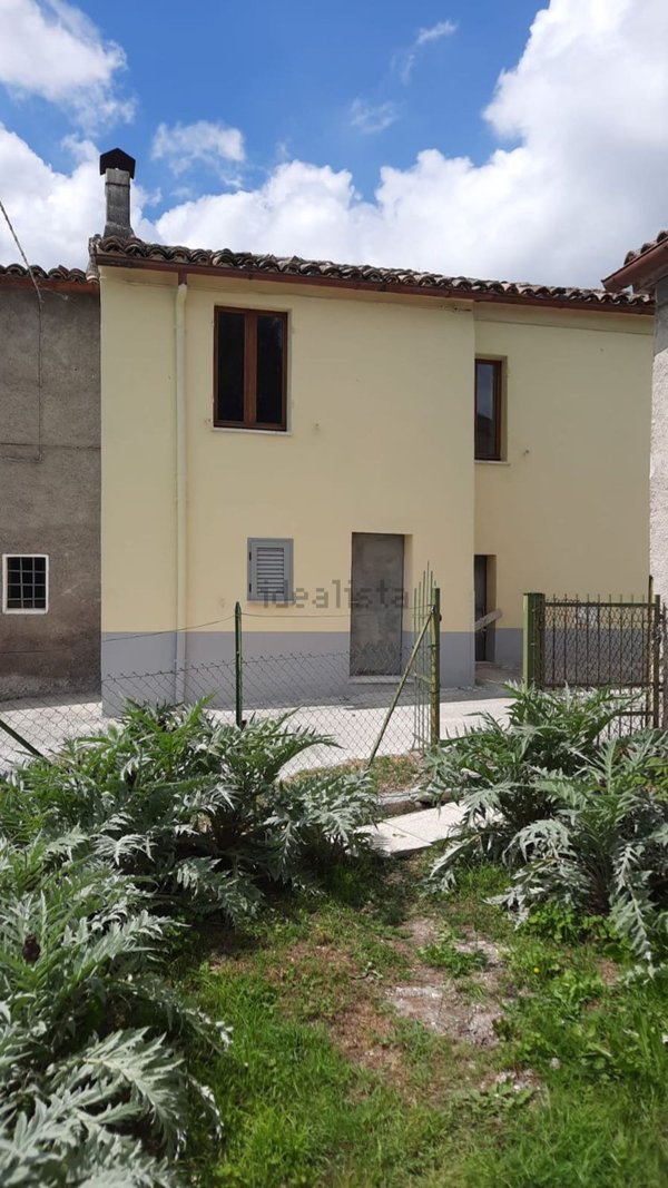 casa indipendente in vendita a Pergola