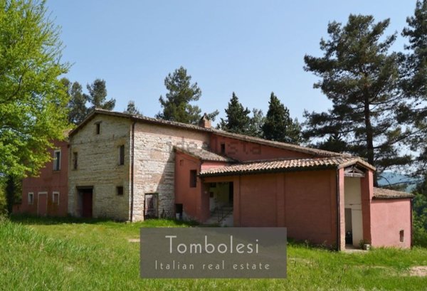 casale in vendita a Pergola