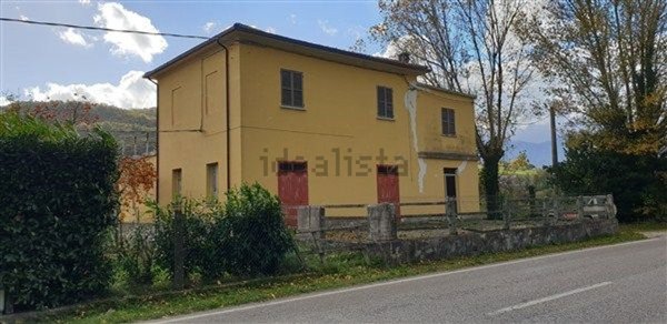 casa indipendente in vendita a Pergola
