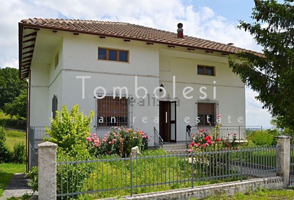 casa indipendente in vendita a Pergola