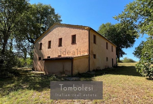 casa indipendente in vendita a Pergola