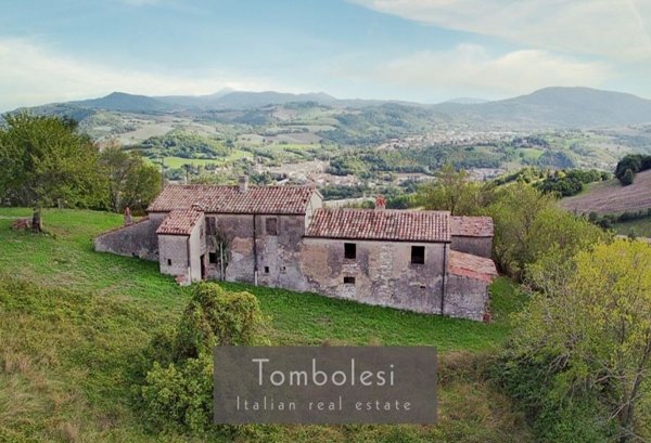 casa indipendente in vendita a Pergola