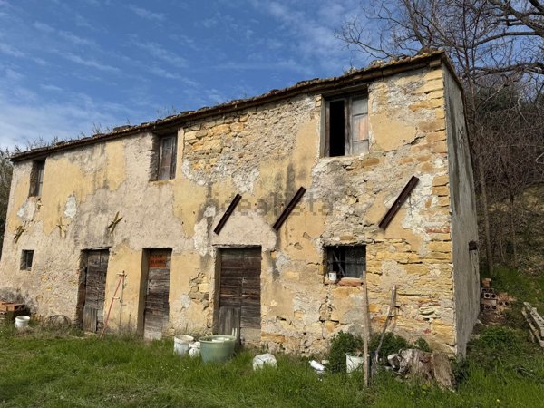 appartamento in vendita a Pergola
