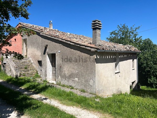 casale in vendita a Pergola