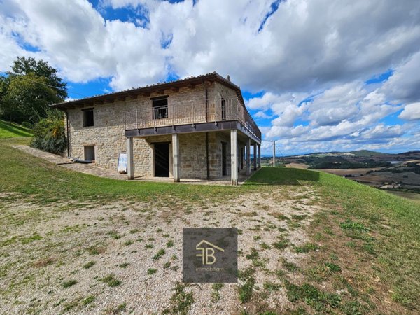 casale in vendita a Pergola